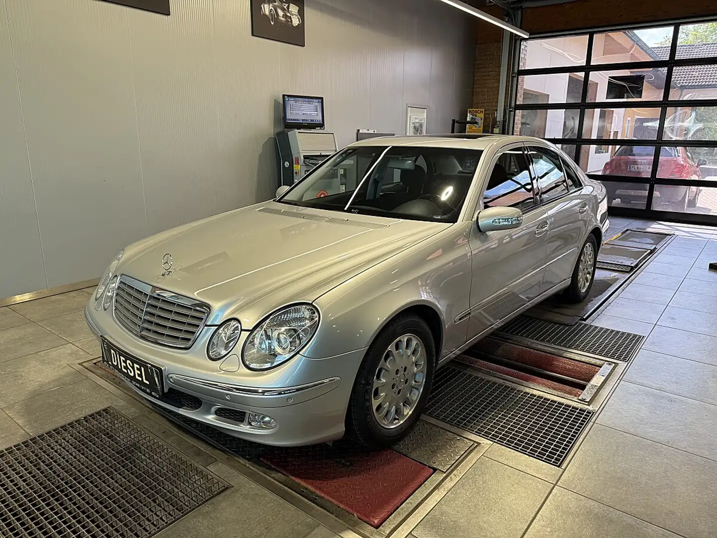 Mercedes-Benz E 200 CDI Elegance ** Einzigartig ** Silber - 1