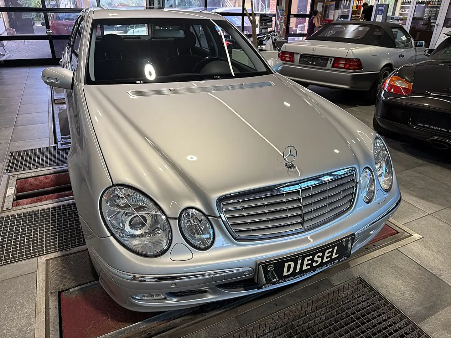 Mercedes-Benz E 200 CDI Elegance ** Einzigartig ** Silber - 2