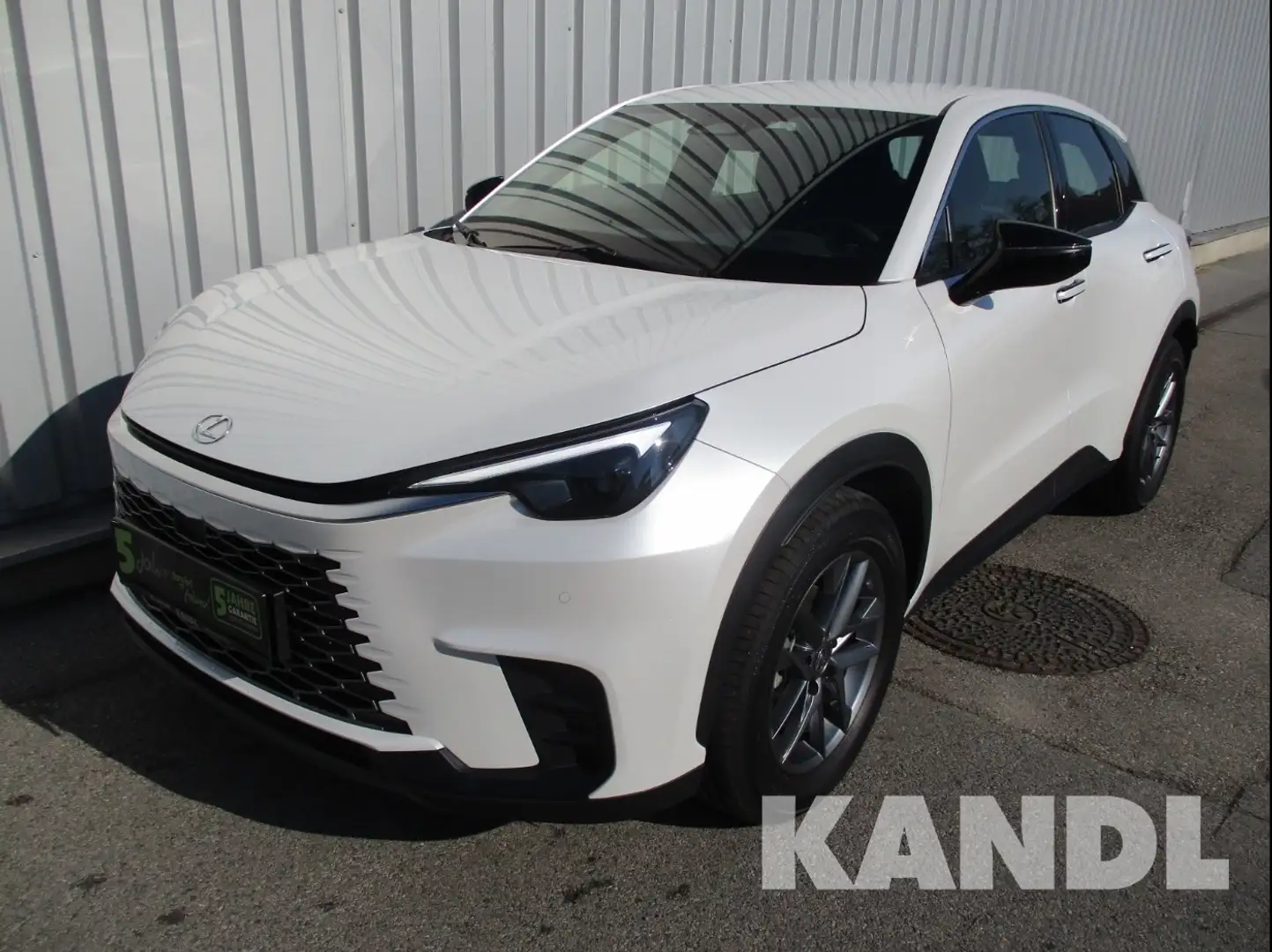 Lexus LBX 1.5 HEV 1.4kWh Aut. Komfort Paket Weiß - 1