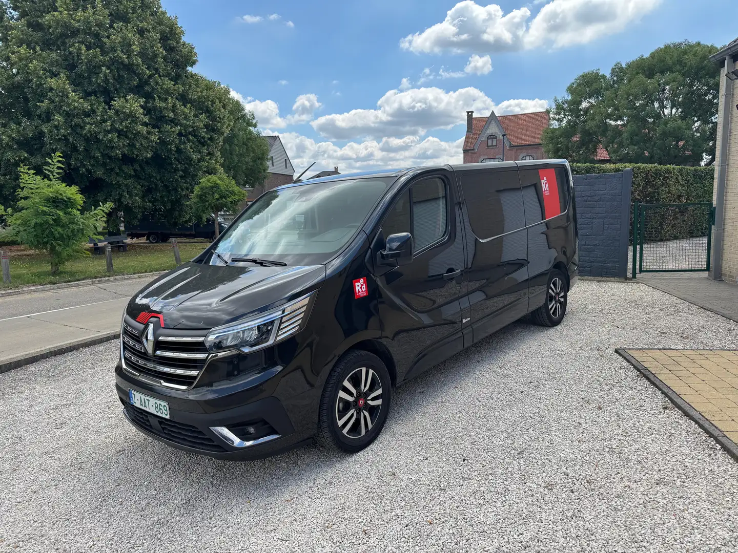 Renault Trafic 2.0 DCI L2 Red Edition Zwart - 2