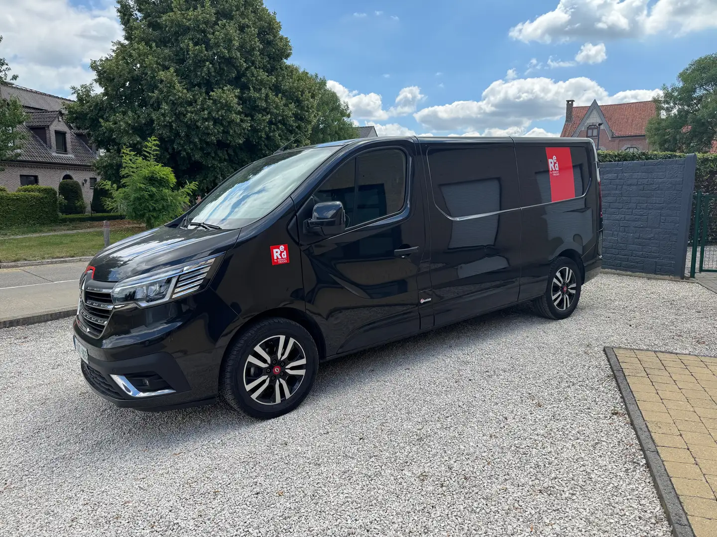 Renault Trafic 2.0 DCI L2 Red Edition Zwart - 1
