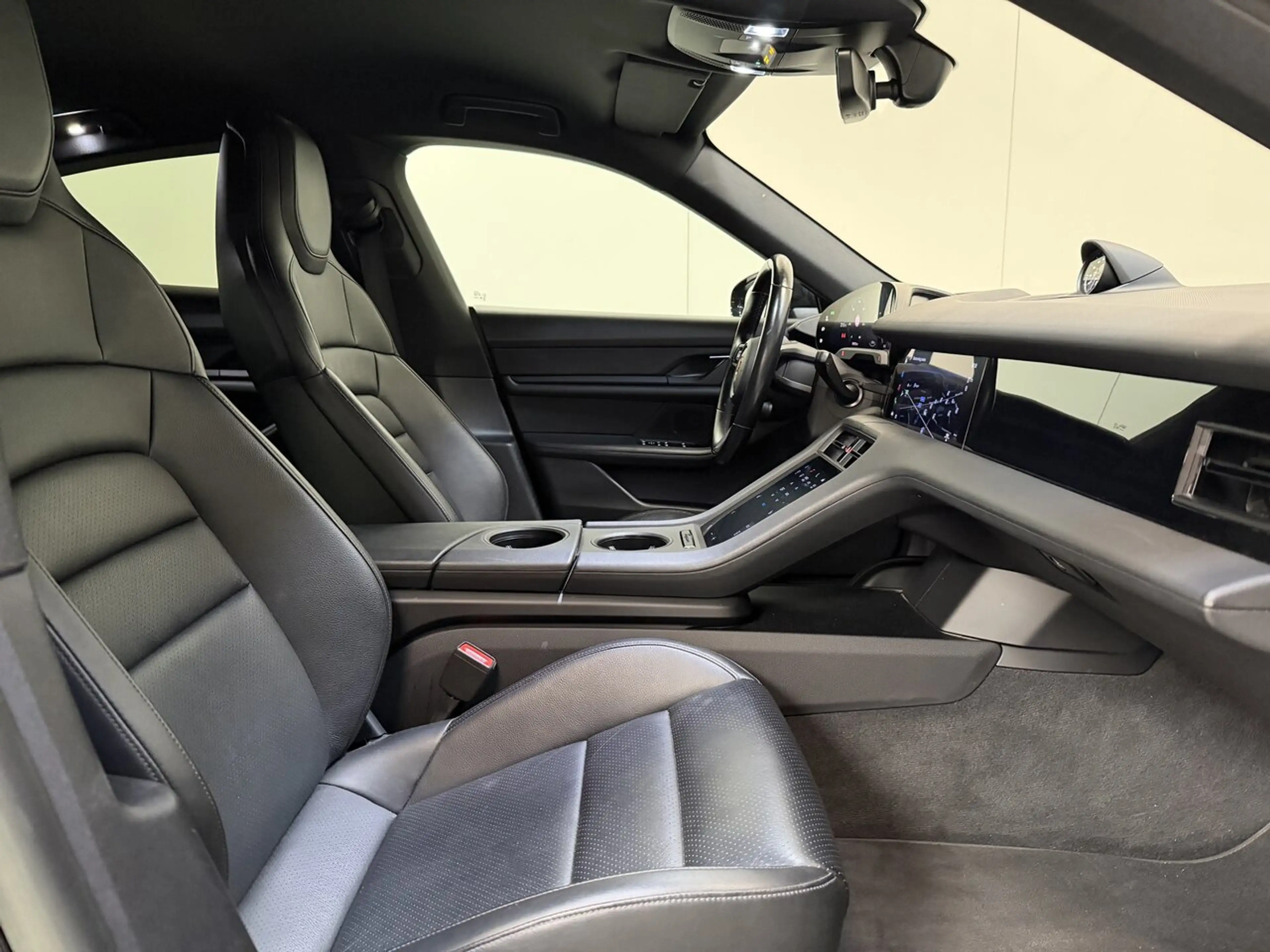 Porsche Taycan 93 kWh - Bat Plus - 405 KM Range! Topstaat! — photo 2