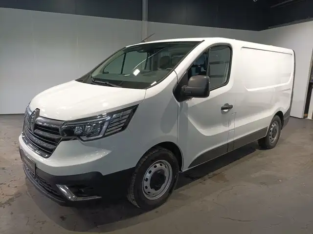 Renault Trafic view 3