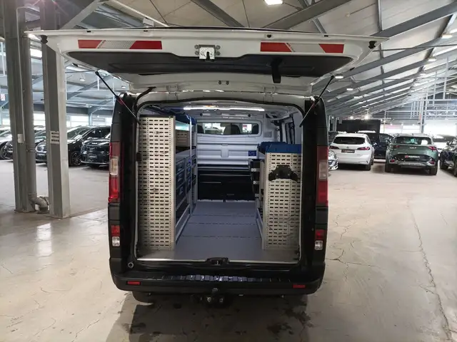 Renault Trafic view 6