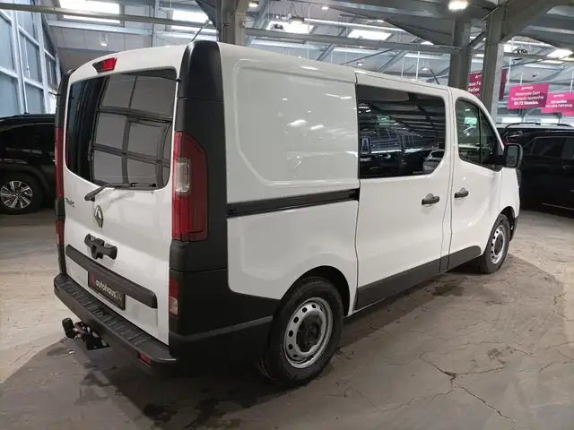 Renault Trafic view 5