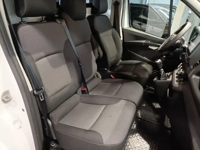 Renault Trafic view 14
