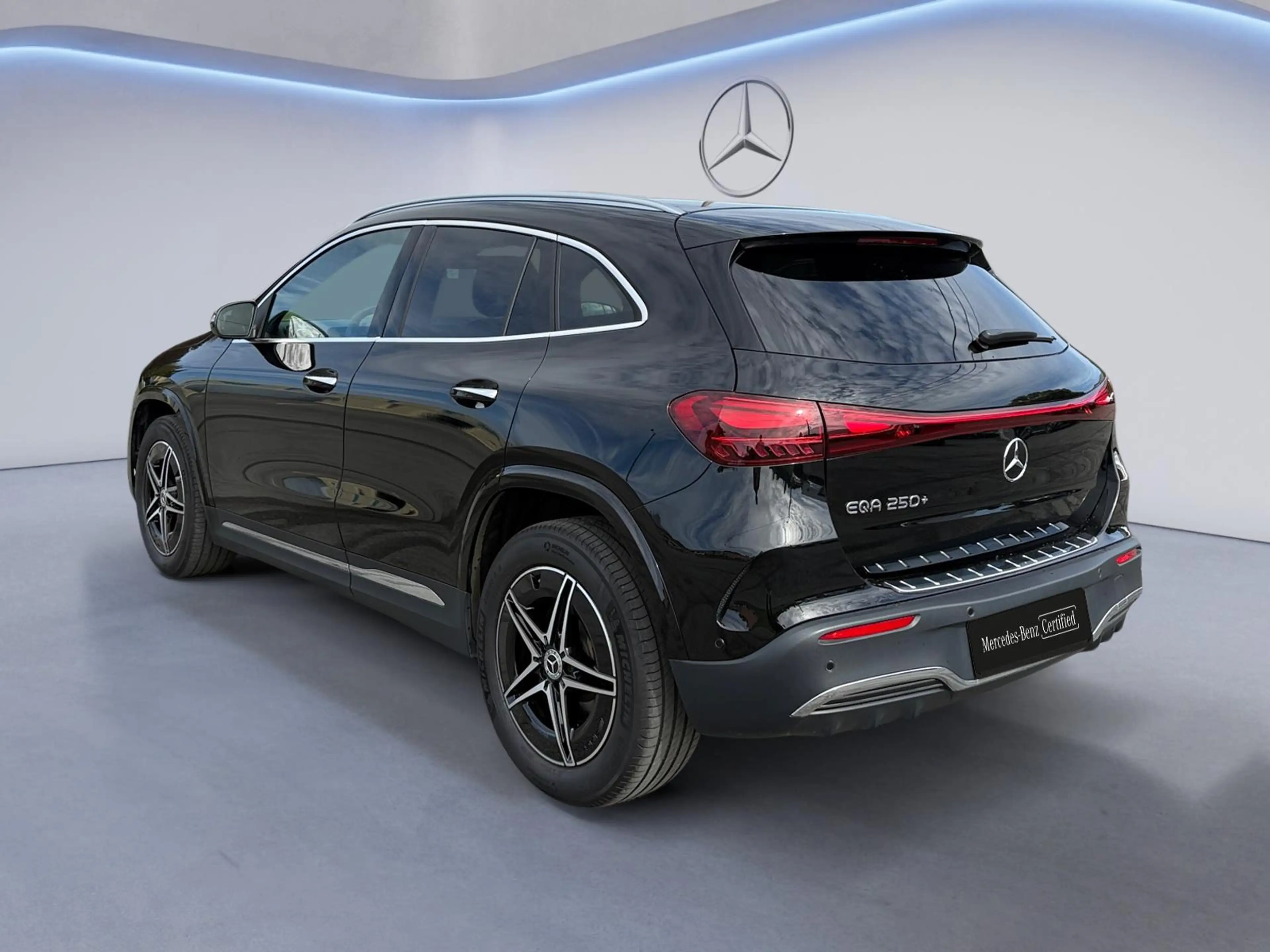 Mercedes-Benz EQA 250 250+ AMG Line — photo 3