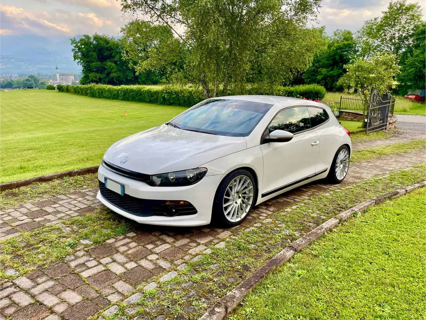 Volkswagen Scirocco 2.0 tdi Biały - 1