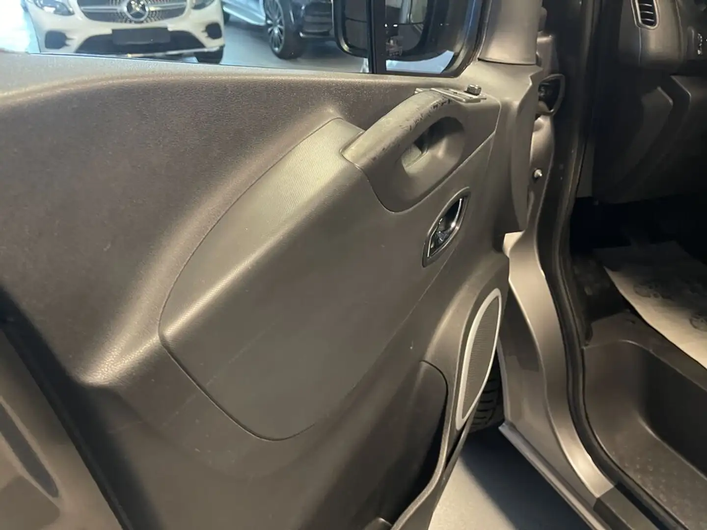 Opel Vivaro Combi L1H1 2,7t AHV 9 Sitzig Gris - 2