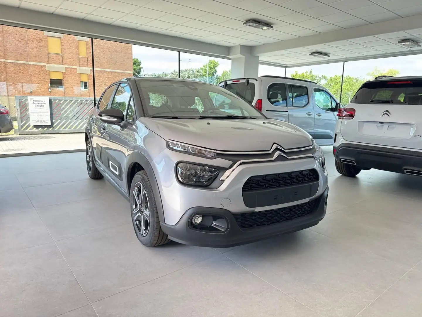 Citroen C3 PureTech 83 GPL Plus Grau - 2
