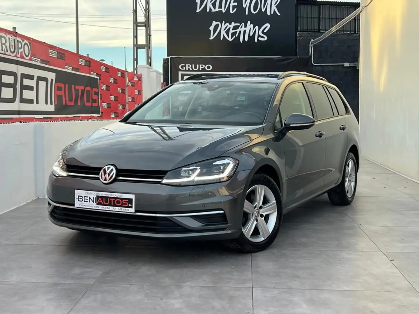 Volkswagen Golf Variant 1.6TDI Advance DSG7 Gris - 1