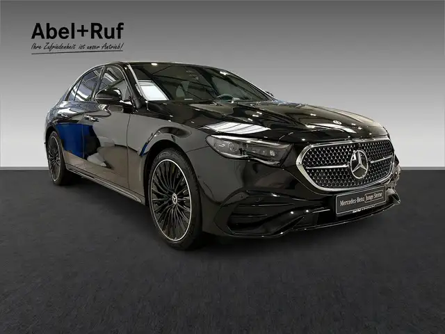 Mercedes-Benz 300 view 6
