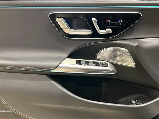 Mercedes-Benz 300 view 13