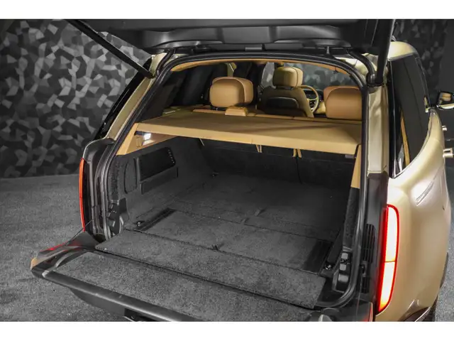 Land Rover Range Rover view 18