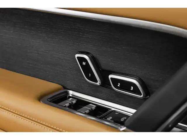 Land Rover Range Rover view 23