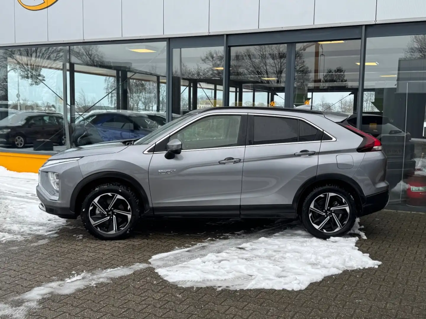 Mitsubishi Eclipse Cross 2.4 PHEV Instyle - camera - navi - stoelverwarming Gris - 2