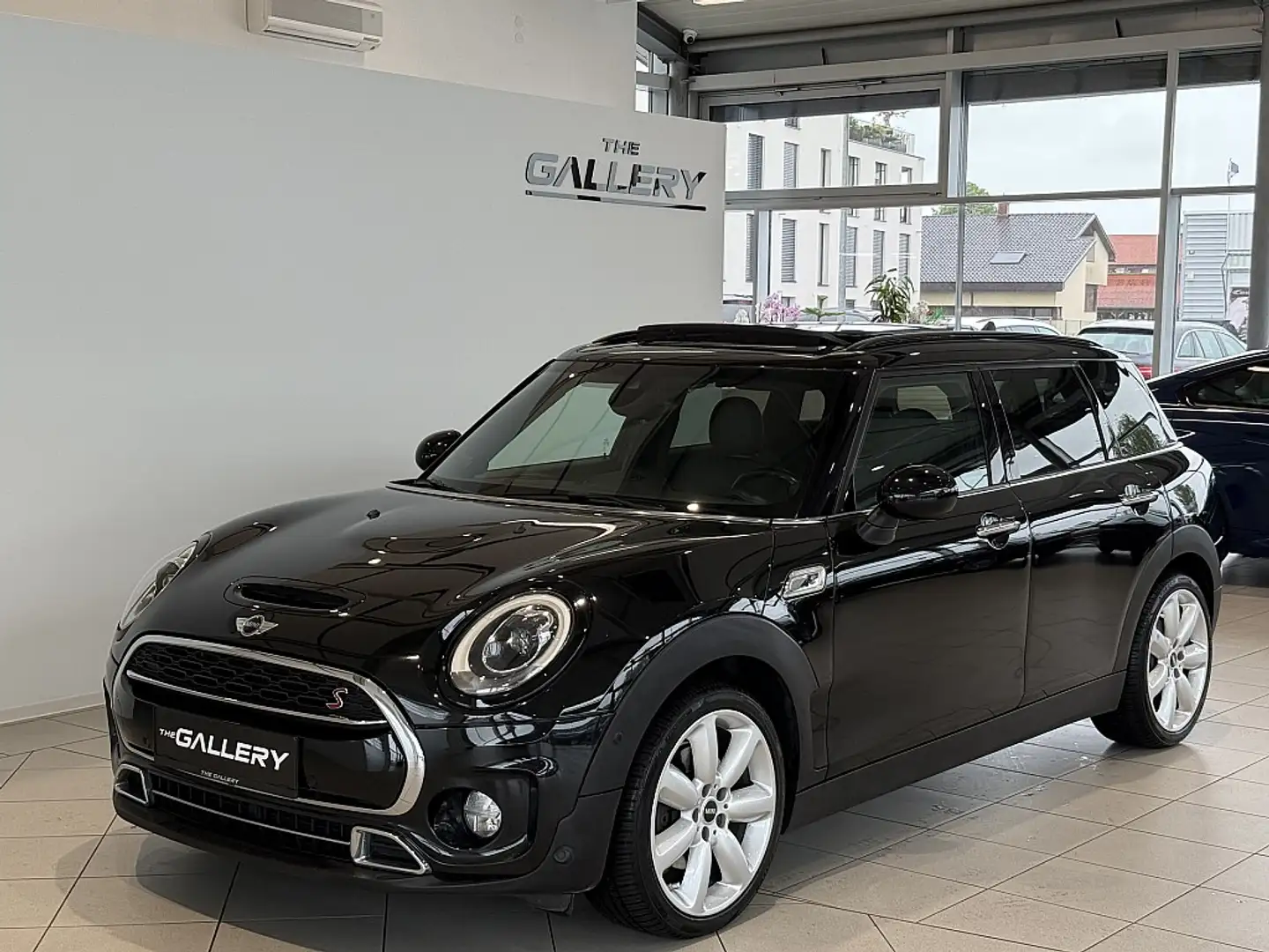MINI Cooper SD Clubman MINI Aut.*Panorama*Kamera*LED*Harman Kardon* Černá - 2