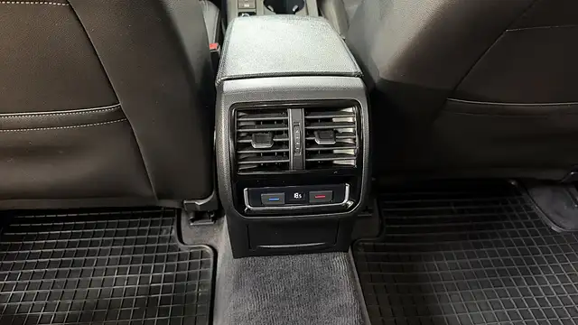 Volkswagen Passat view 20