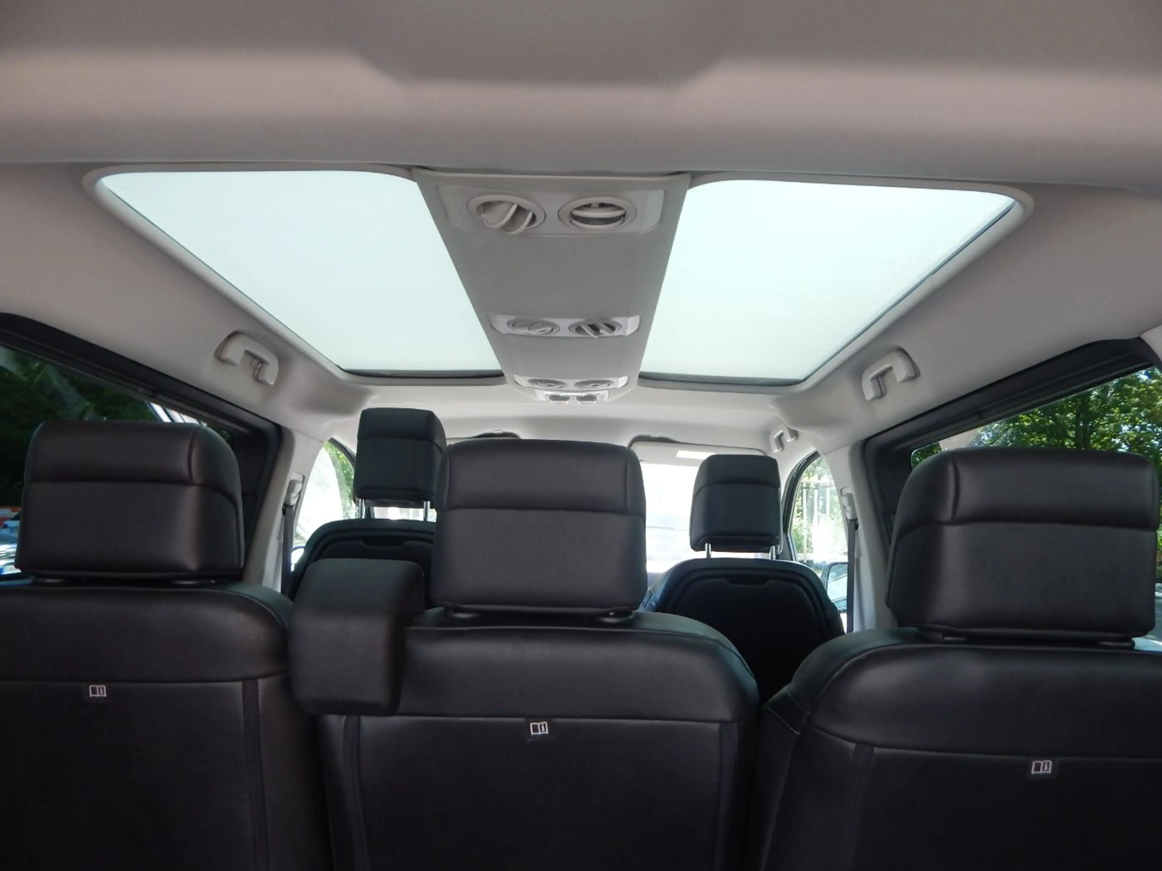 Peugeot Traveller 2.0 BlueHDi 150 L2 Allure AHK+Navi+SD — photo 14