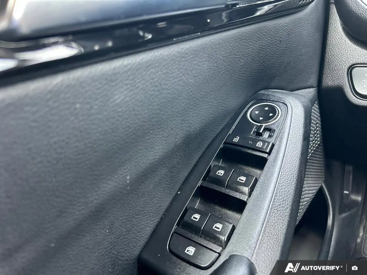 Kia Seltos снимка Kia Seltos