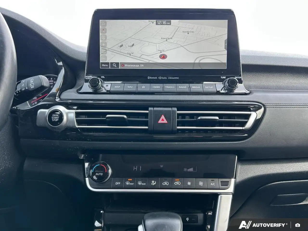 Kia Seltos снимка Kia Seltos