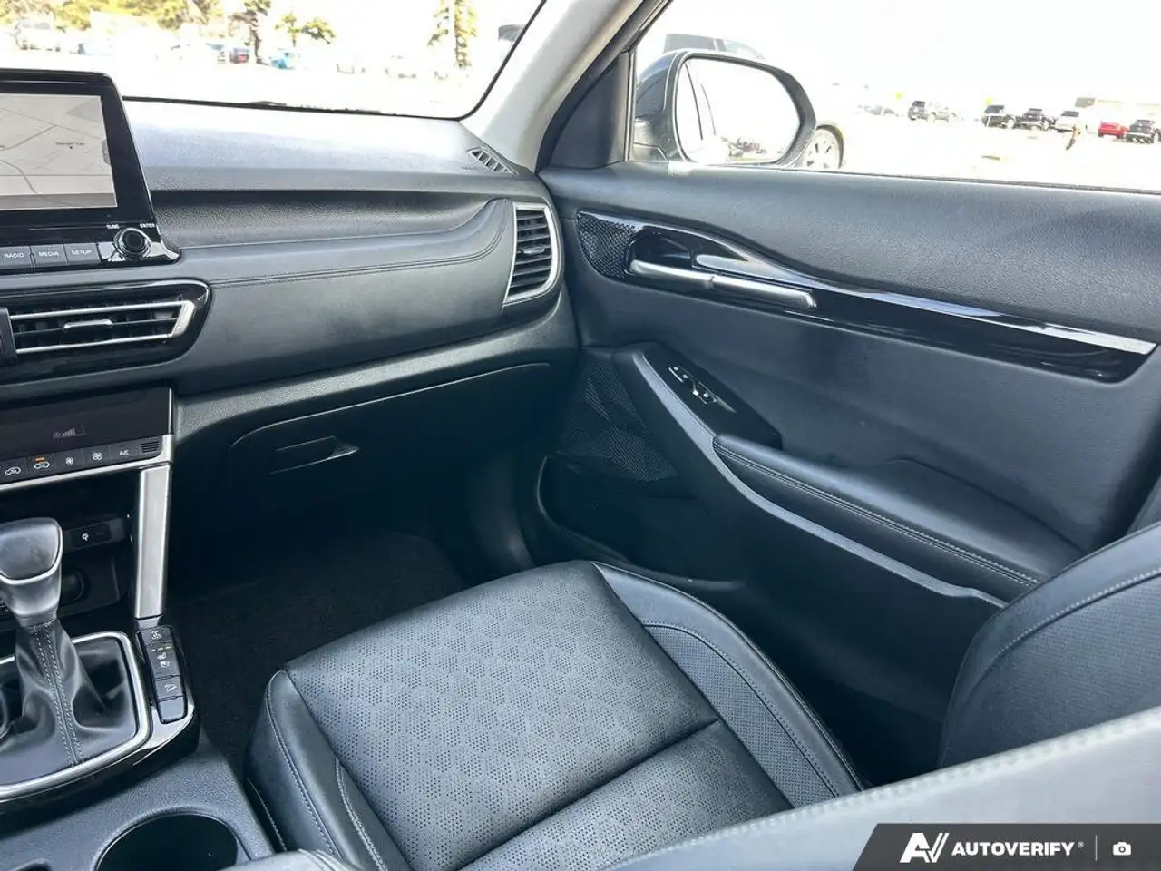 Kia Seltos снимка Kia Seltos