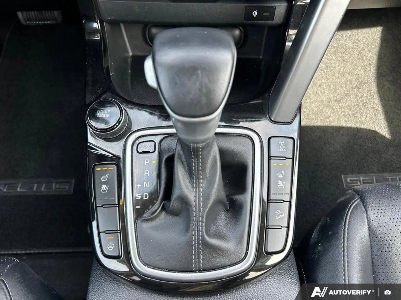 Kia Seltos снимка Kia Seltos