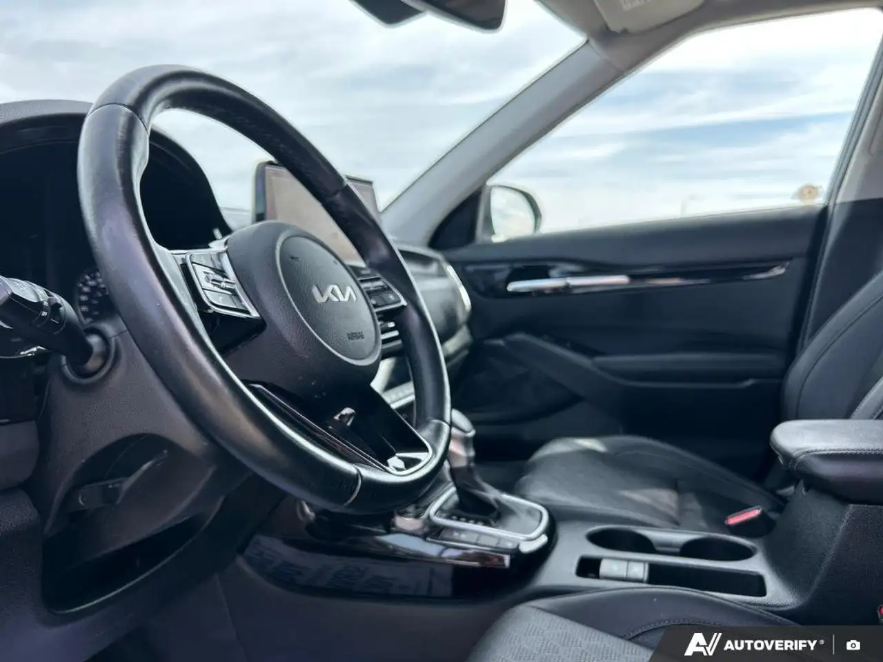 Kia Seltos снимка Kia Seltos