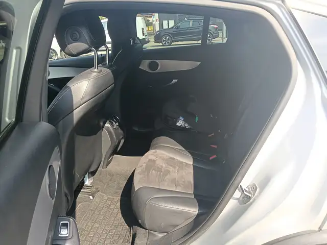 Mercedes-Benz GLC view 13