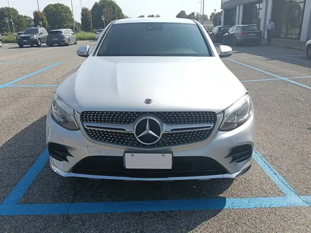 Mercedes-Benz GLC view 2