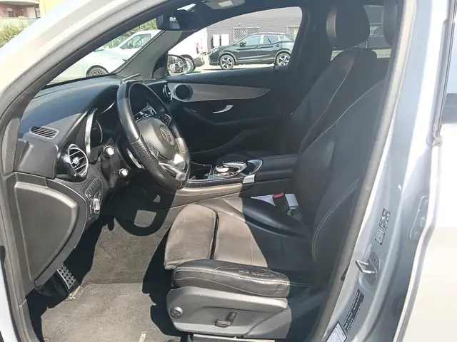 Mercedes-Benz GLC view 9