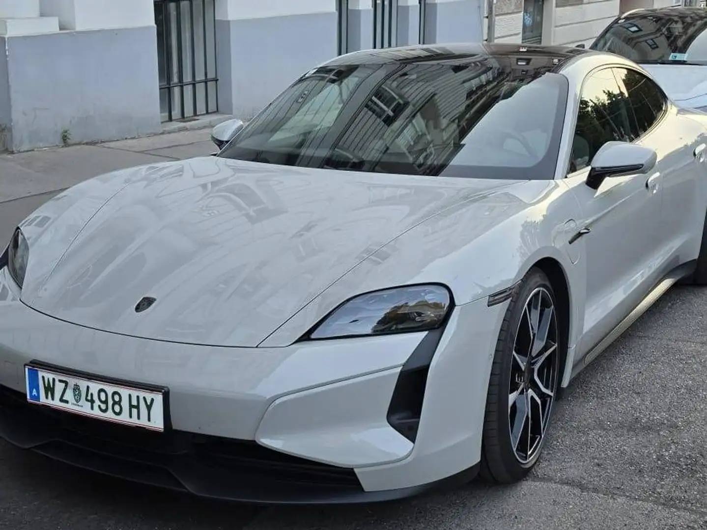 Porsche Taycan Taycan Turbo 97kWh Turbo Grau - 1