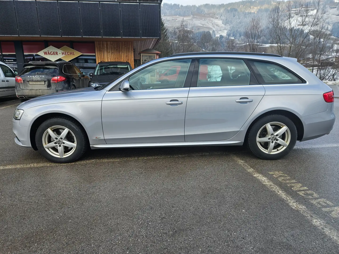 Audi A4 Attraction Grau - 2
