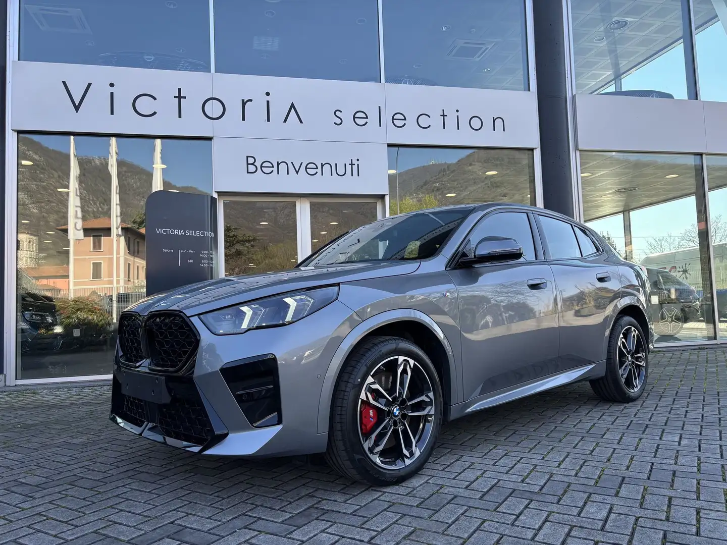 BMW X2 SDRIVE 18D M-SPORT PRO 150 CV C.AUTOMATICO KEYLES Grijs - 2
