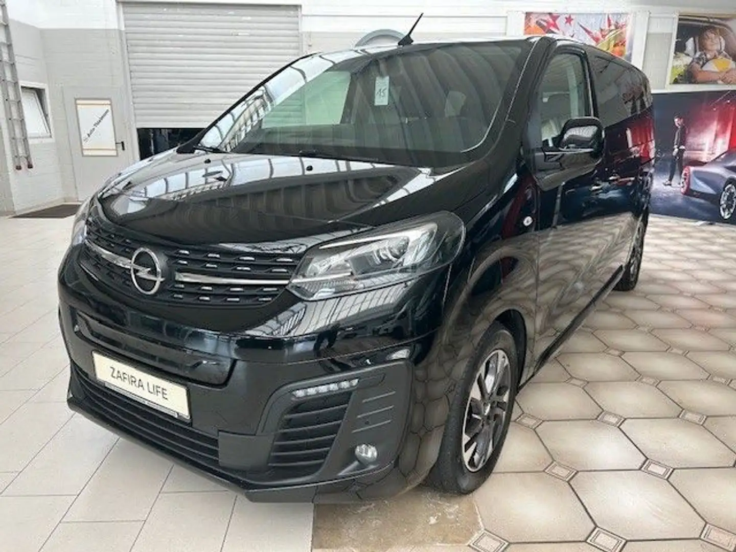 Opel Zafira Life Tourer M, Schwarz - 1