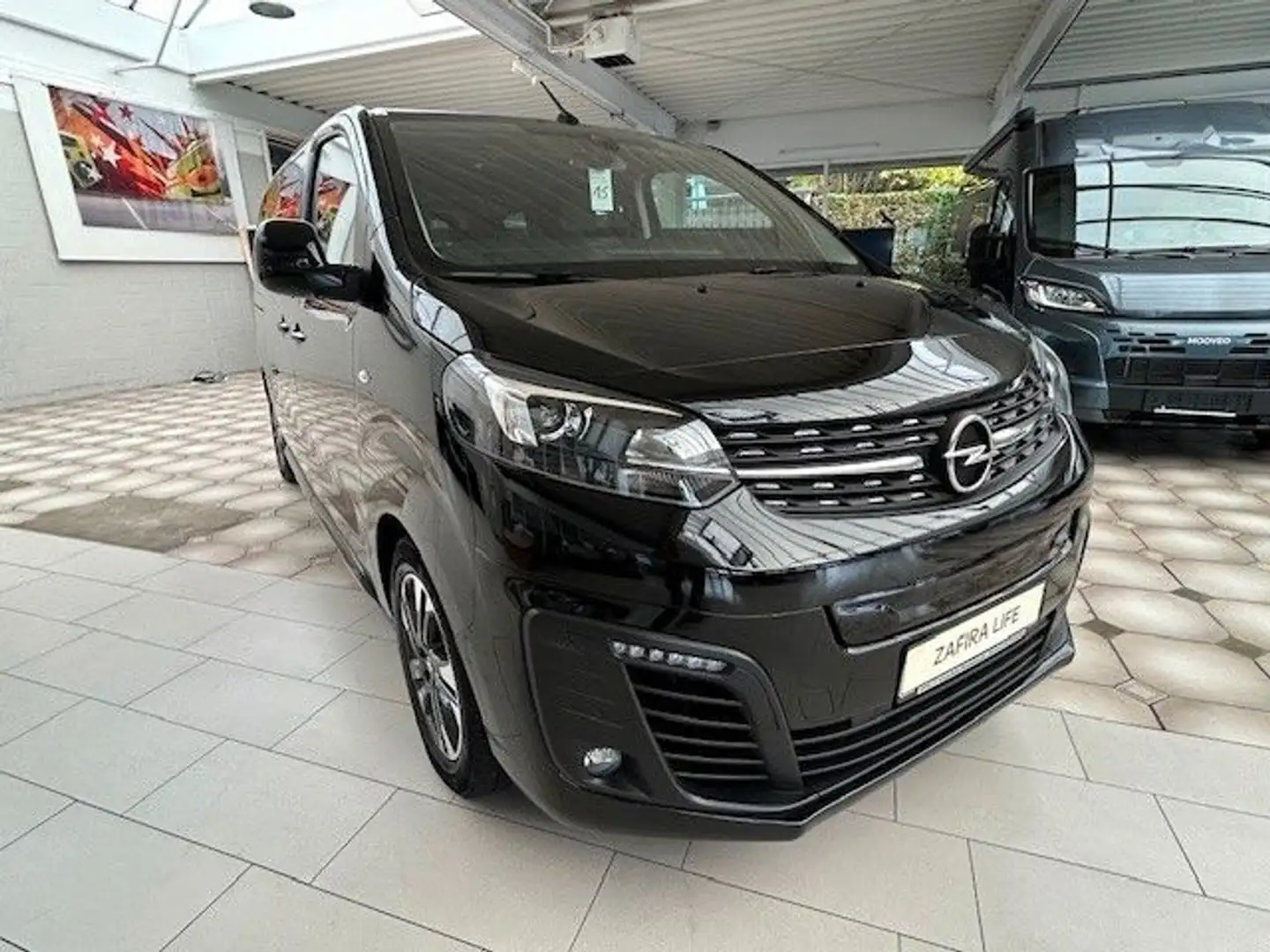 Opel Zafira Life Tourer M, Schwarz - 2