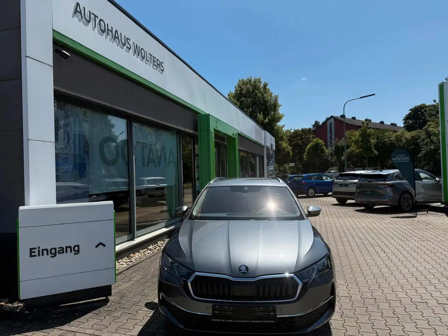 Skoda Octavia Combi Tour Navi Klima Alu Travel Assit Grau - 2