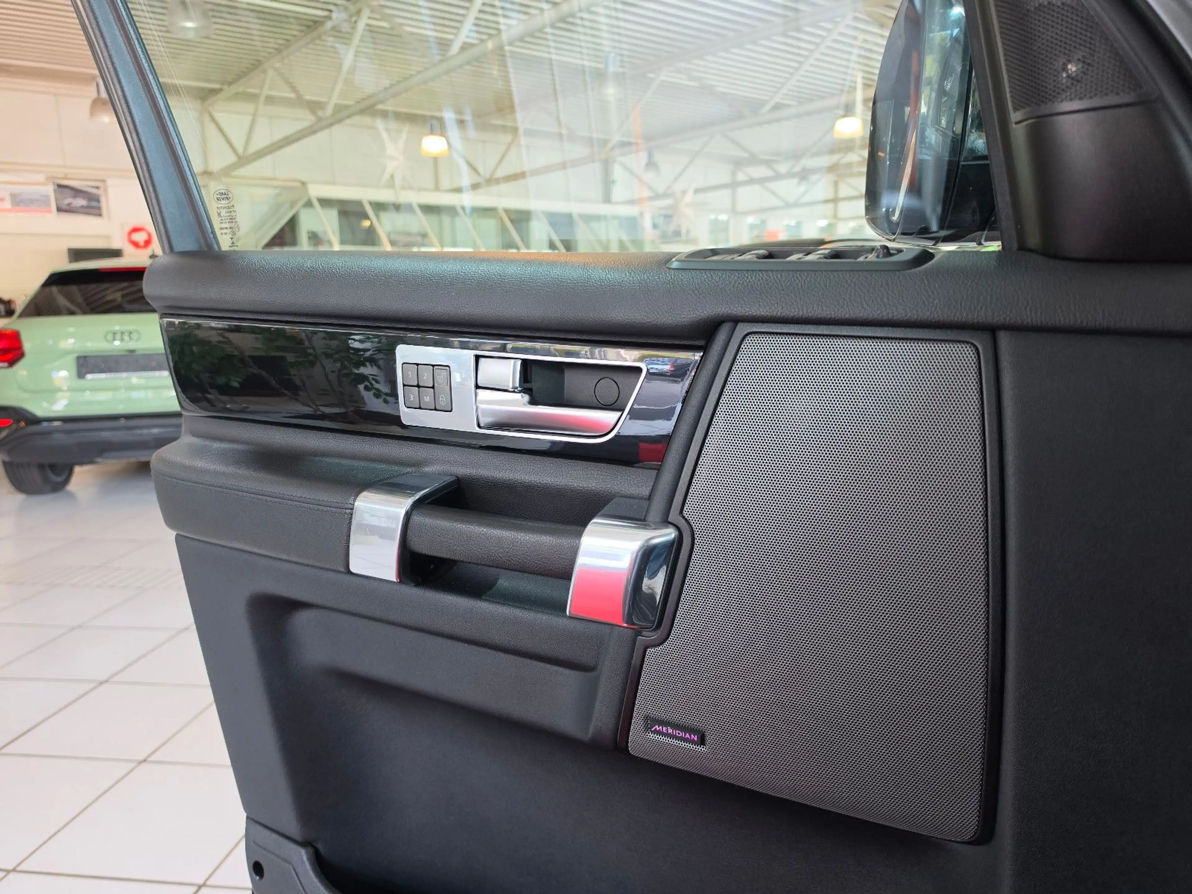 Land Rover Discovery 4 HSE SDV6+STANDH.+MERIDIAN+PANO+AHK+ — photo 11