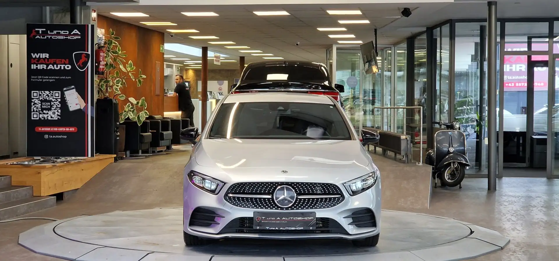 Mercedes-Benz A 200 AMG-Line Aut. *Kamera*Navi*Night-Paket*18Zoll* Silber - 2