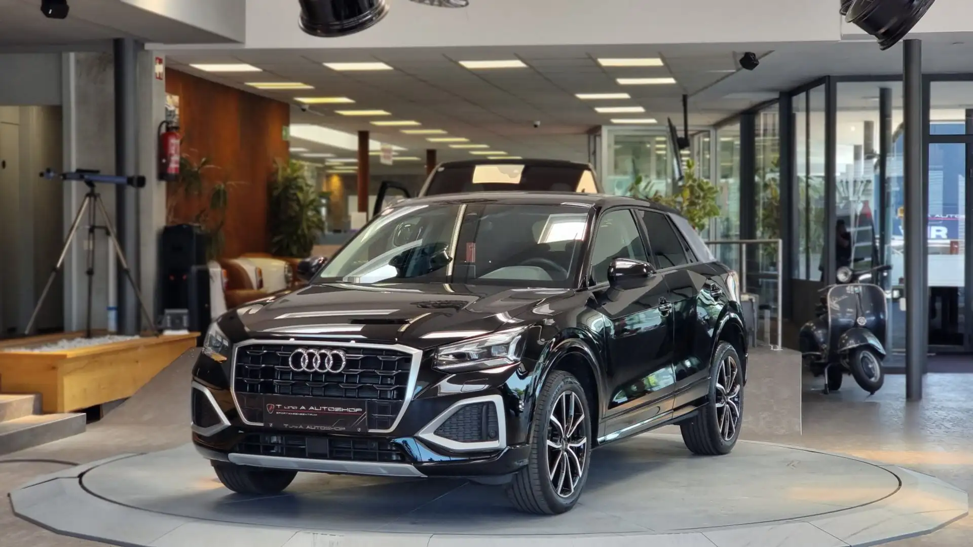 Audi Q2 30 TFSI *Apple Carplay*Sitzheizung*18Zoll*Kamera* Schwarz - 1