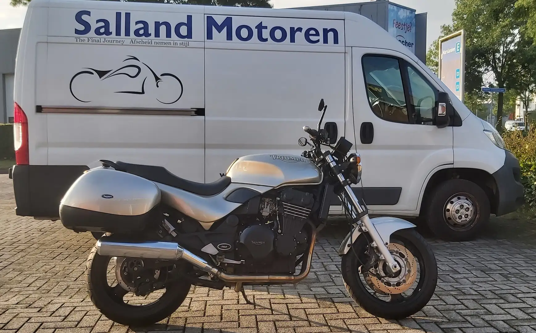 Triumph Sprint 900 Naked Bronze - 1