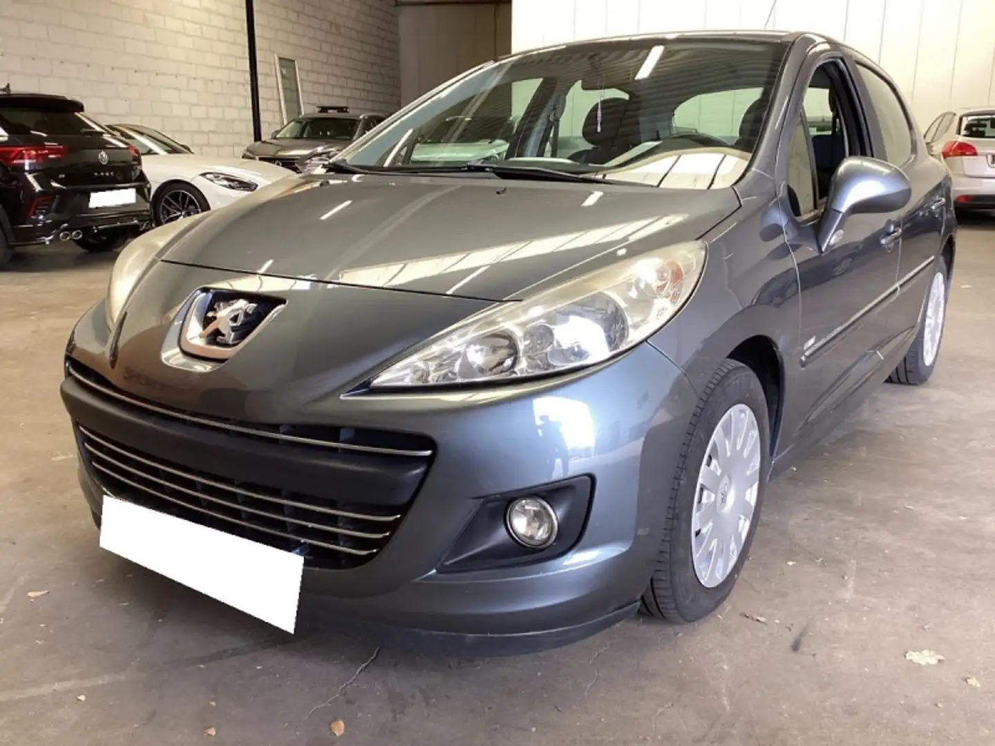 Peugeot 207 1.6 HDI90 99G 5P Gris - 1