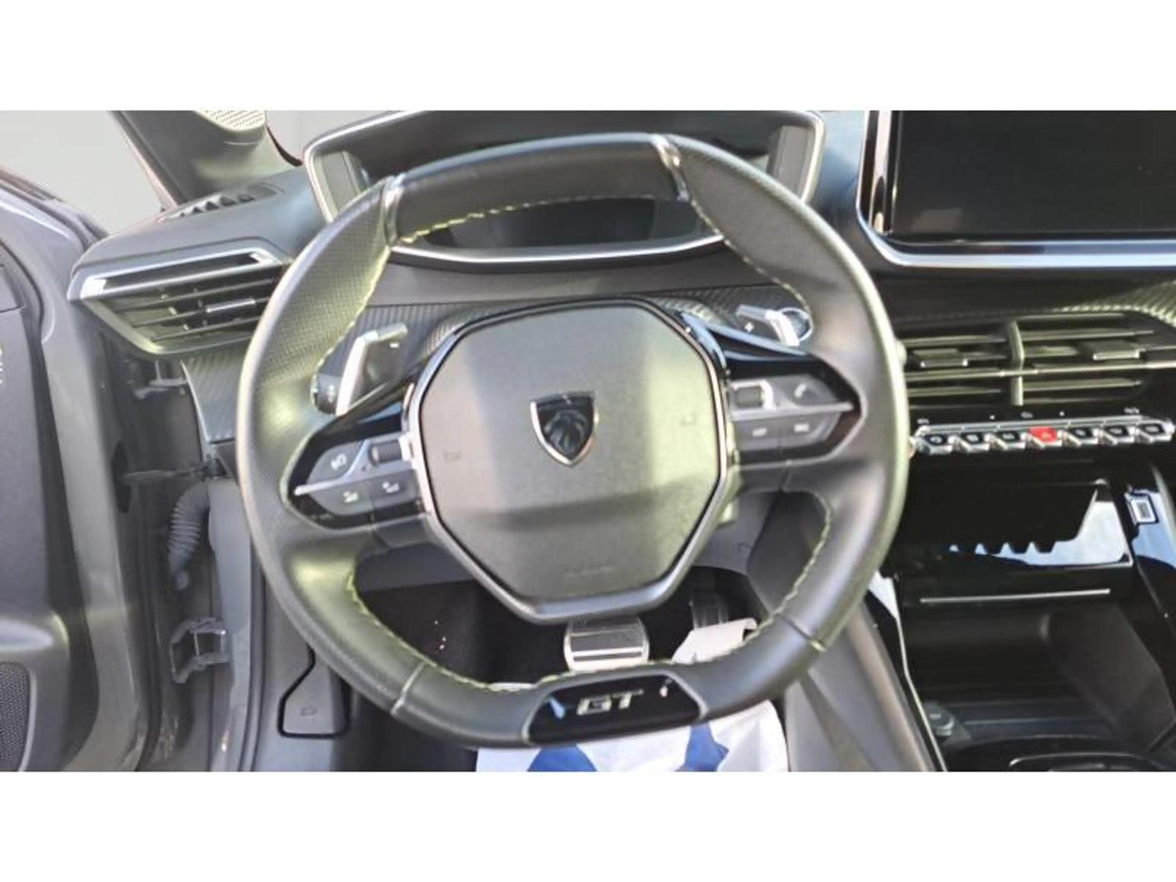 Peugeot 208 GT MILD HYBRIDE 145 CV DCS6 — photo 13