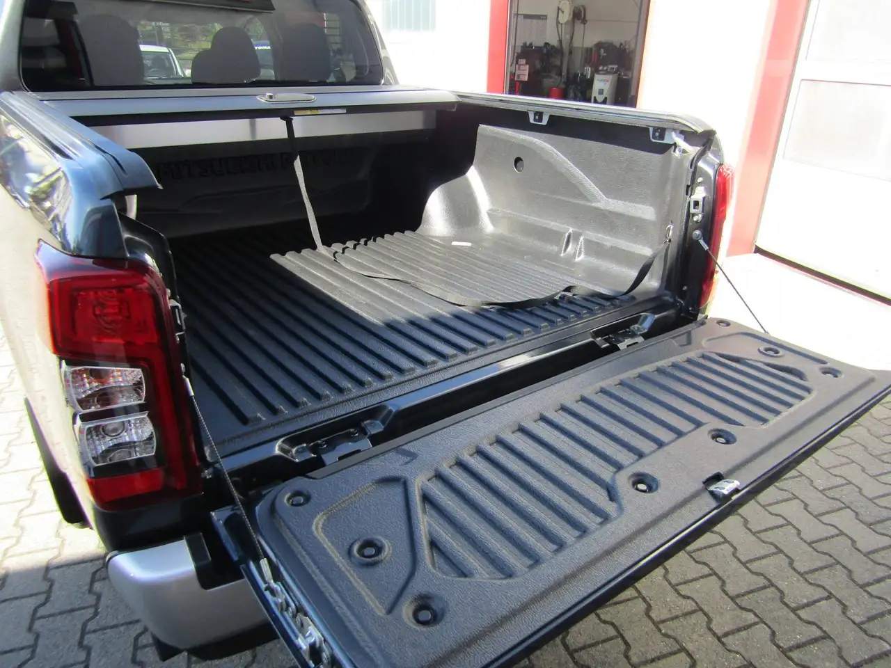 Mitsubishi L200 Select 4x4 Automatik Rückfahrkamera LED-Licht AHZV Rollcover Ladebordwanne, миниатюра 5