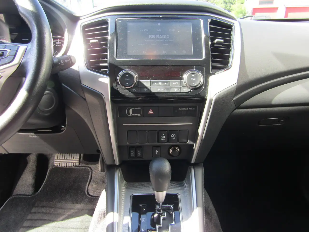 Mitsubishi L200 Select 4x4 Automatik Rückfahrkamera LED-Licht AHZV Rollcover Ladebordwanne, миниатюра 12