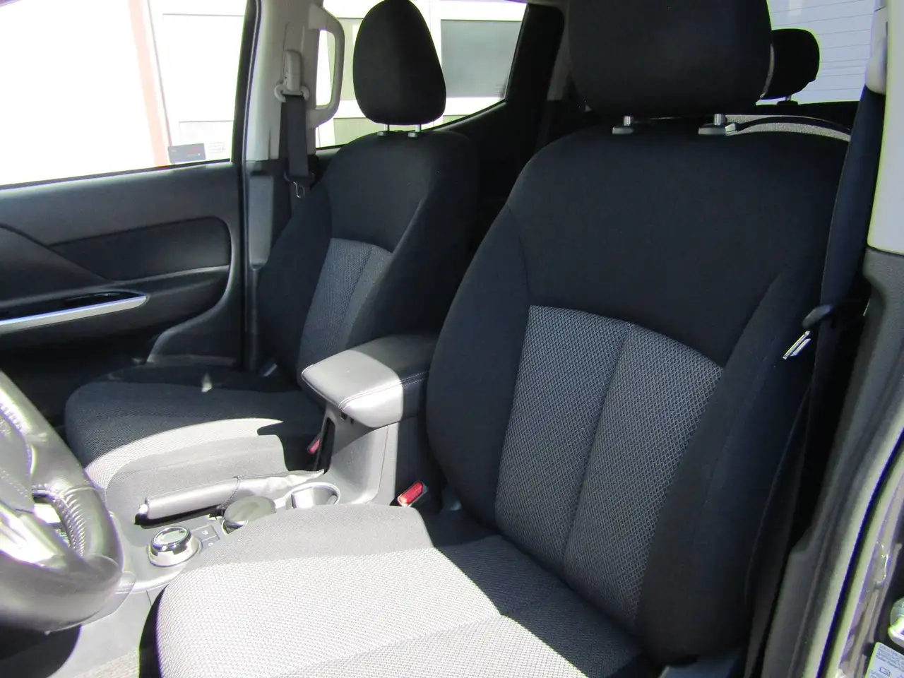Mitsubishi L200 Select 4x4 Automatik Rückfahrkamera LED-Licht AHZV Rollcover Ladebordwanne, миниатюра 8