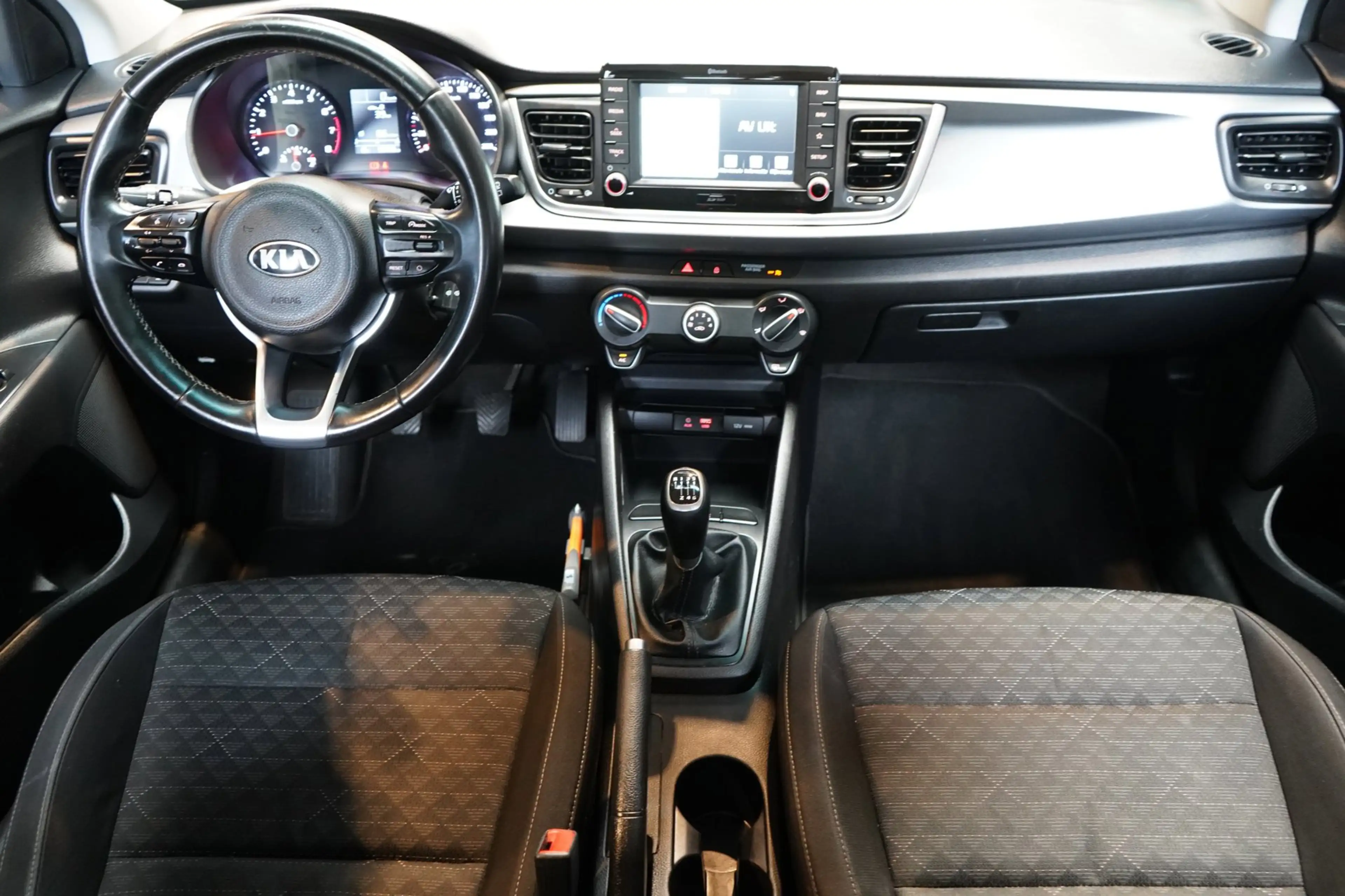Kia Rio 1.0 TGDI ComfortPlusLine Navigator | ACHTERUITRIJC — photo 2