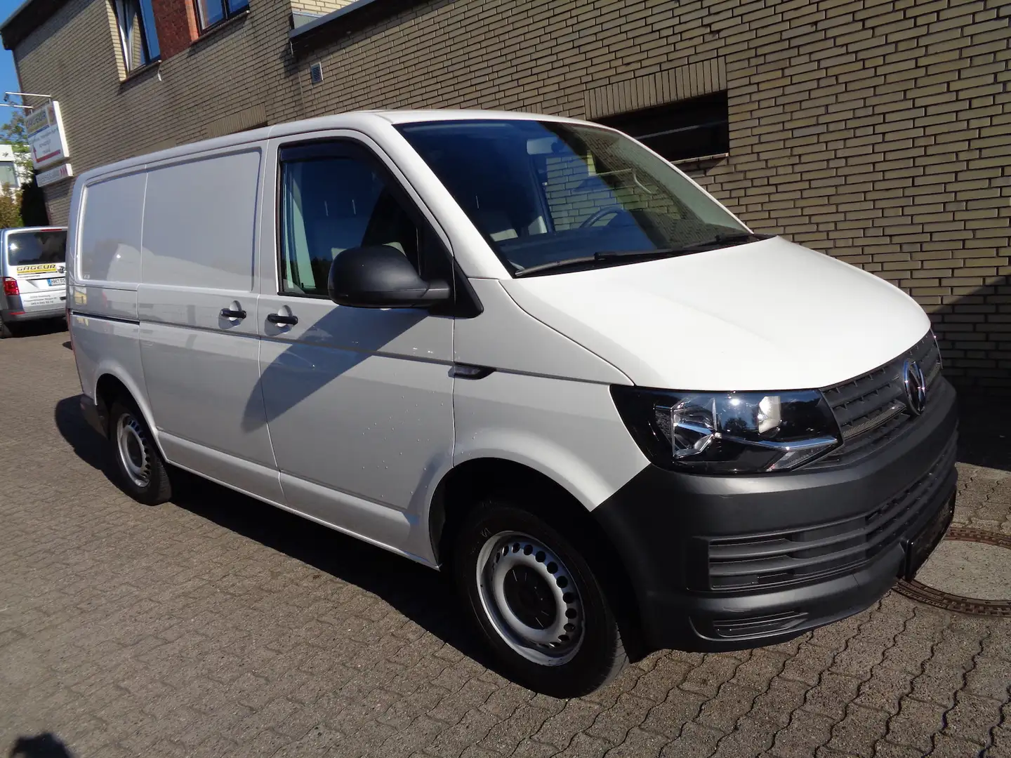 Volkswagen T6 Transporter 2.0 TDI Kasten, Klima, PDC, AHK, 1.Hand Weiß - 1