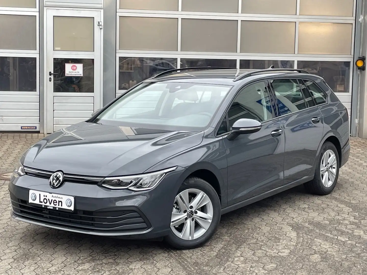 Volkswagen Golf VIII Variant 1.5 TSI Life|Navi|ACC|SHZ|PDC Grau - 1