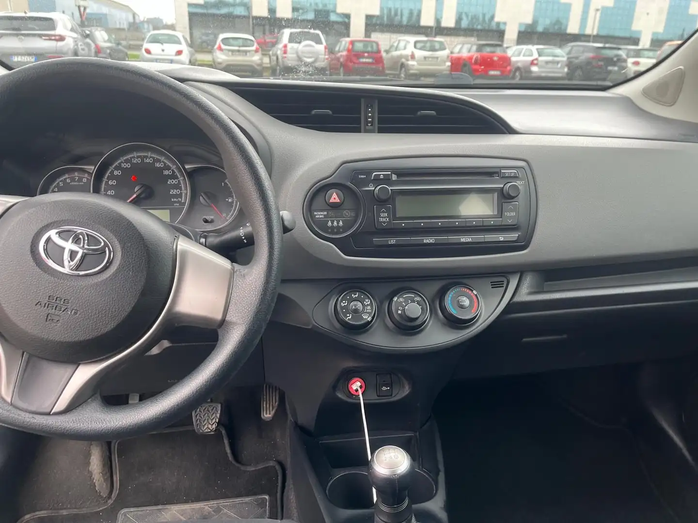 Toyota Yaris 5p 1.0 Lounge neopatentato euro 6 - 1